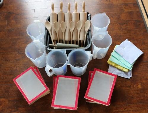 Messbecher, Rührlöffel, Schöpfrahmen, Wellhölzer