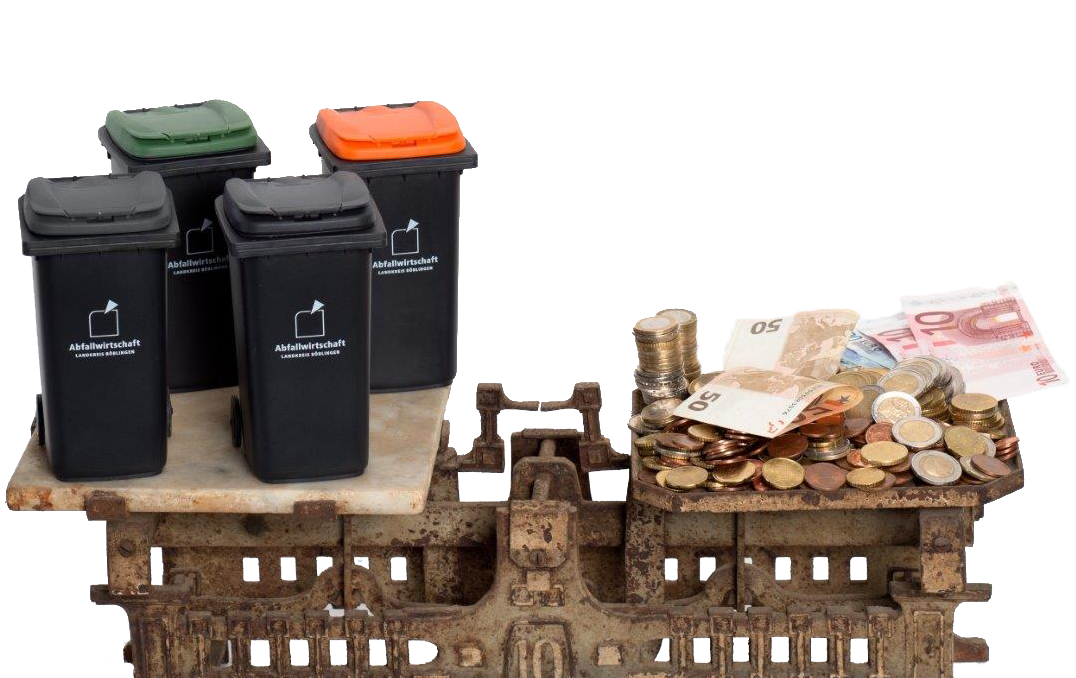 Waage mit Mülltonnen auf der einen und Bargeld auf der anderen Seite.